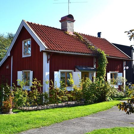 Rustik Stuga Med Lantlig Kaensla Naera Oerebro City Bagian luar foto